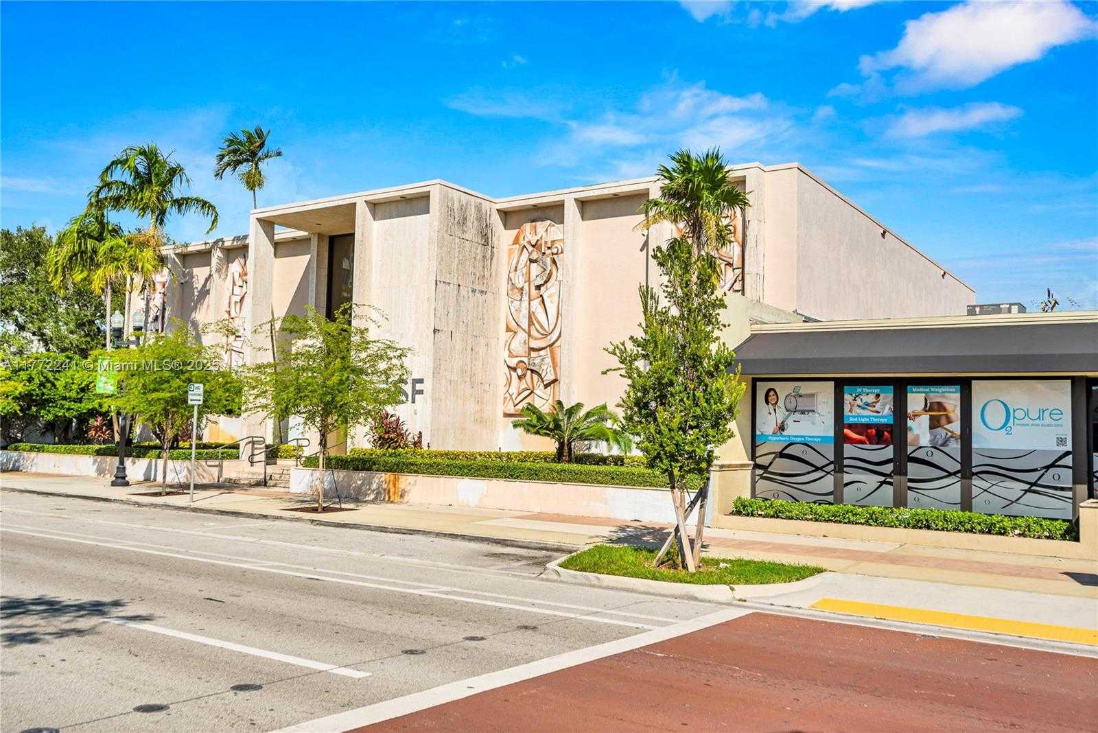Small Image of 2435 HOLLYWOOD BLVD, Hollywood Number 3