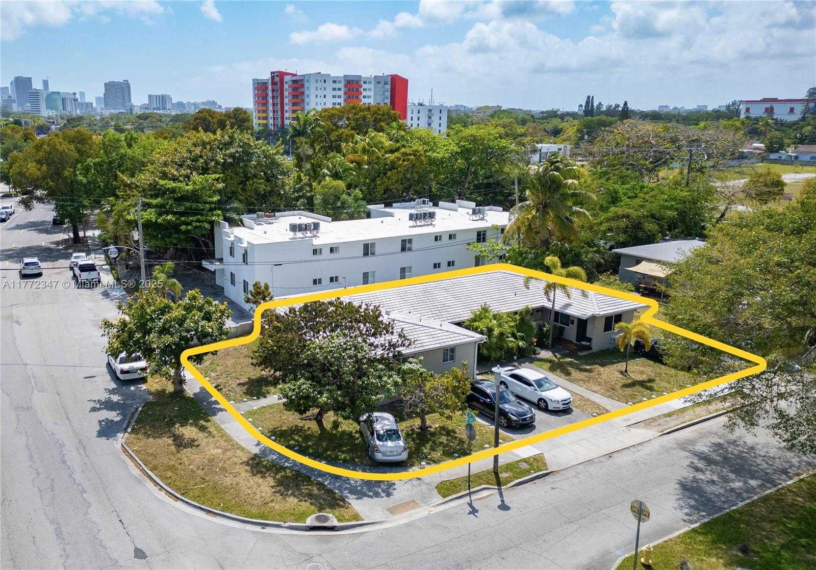 Small Image of 5898 NORTH EAST 4TH CT, Miami Number 3