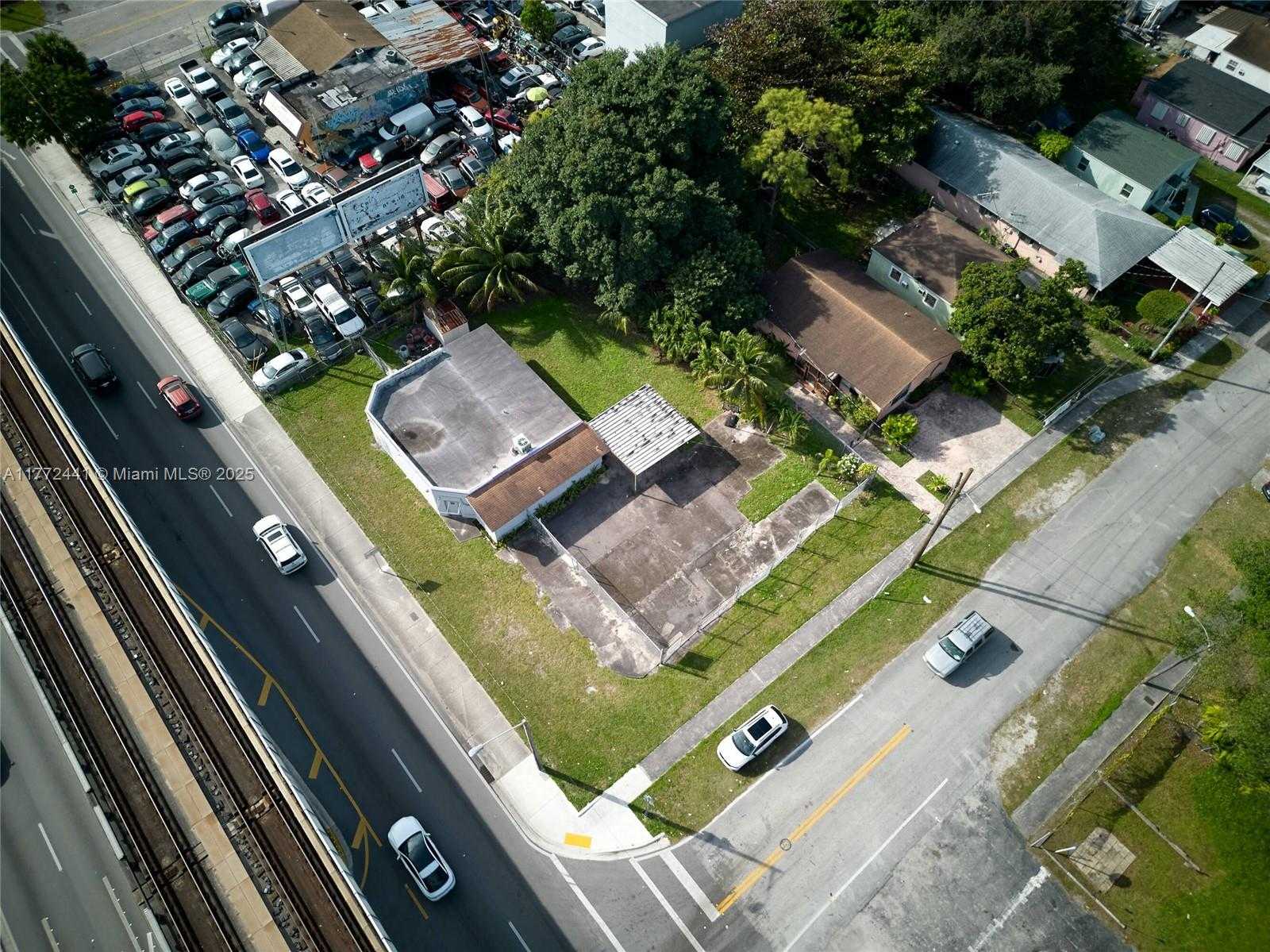 Small Image of 5832 NORTH WEST 27TH AVE, Miami Number 2