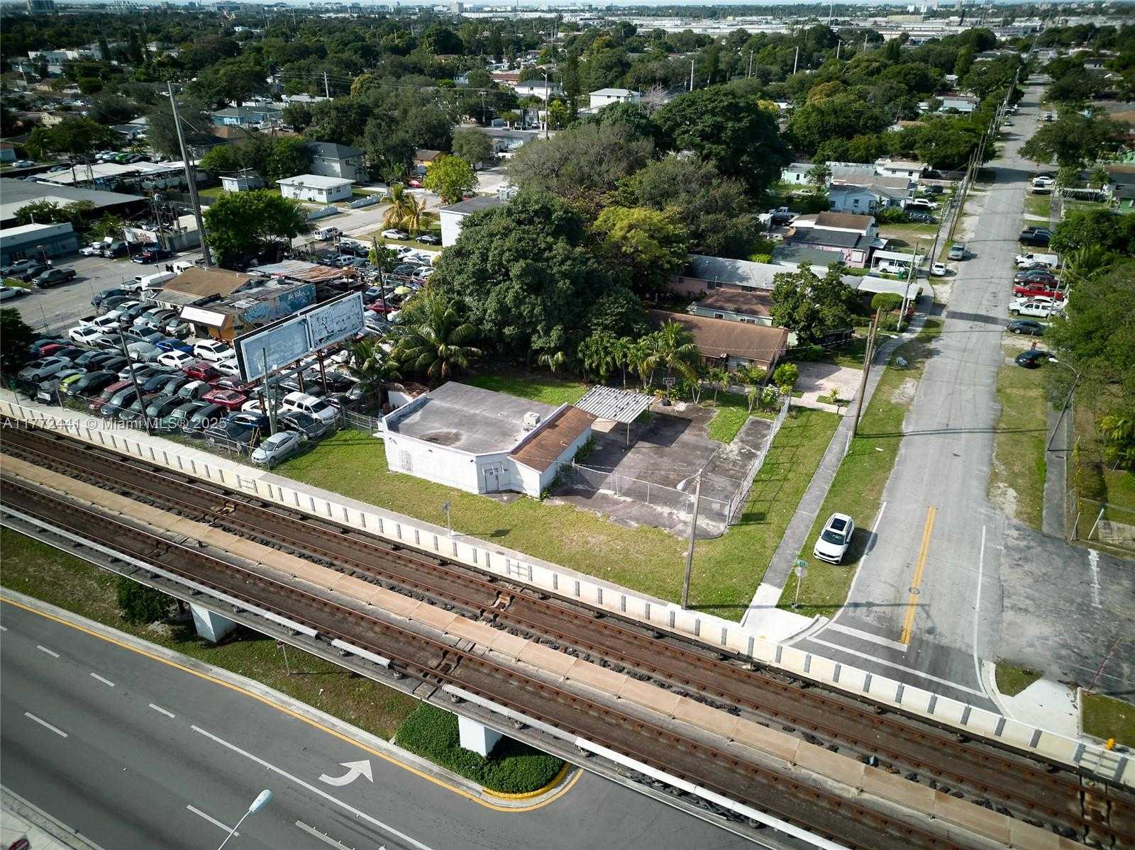 Small Image of 5832 NORTH WEST 27TH AVE, Miami Number 5