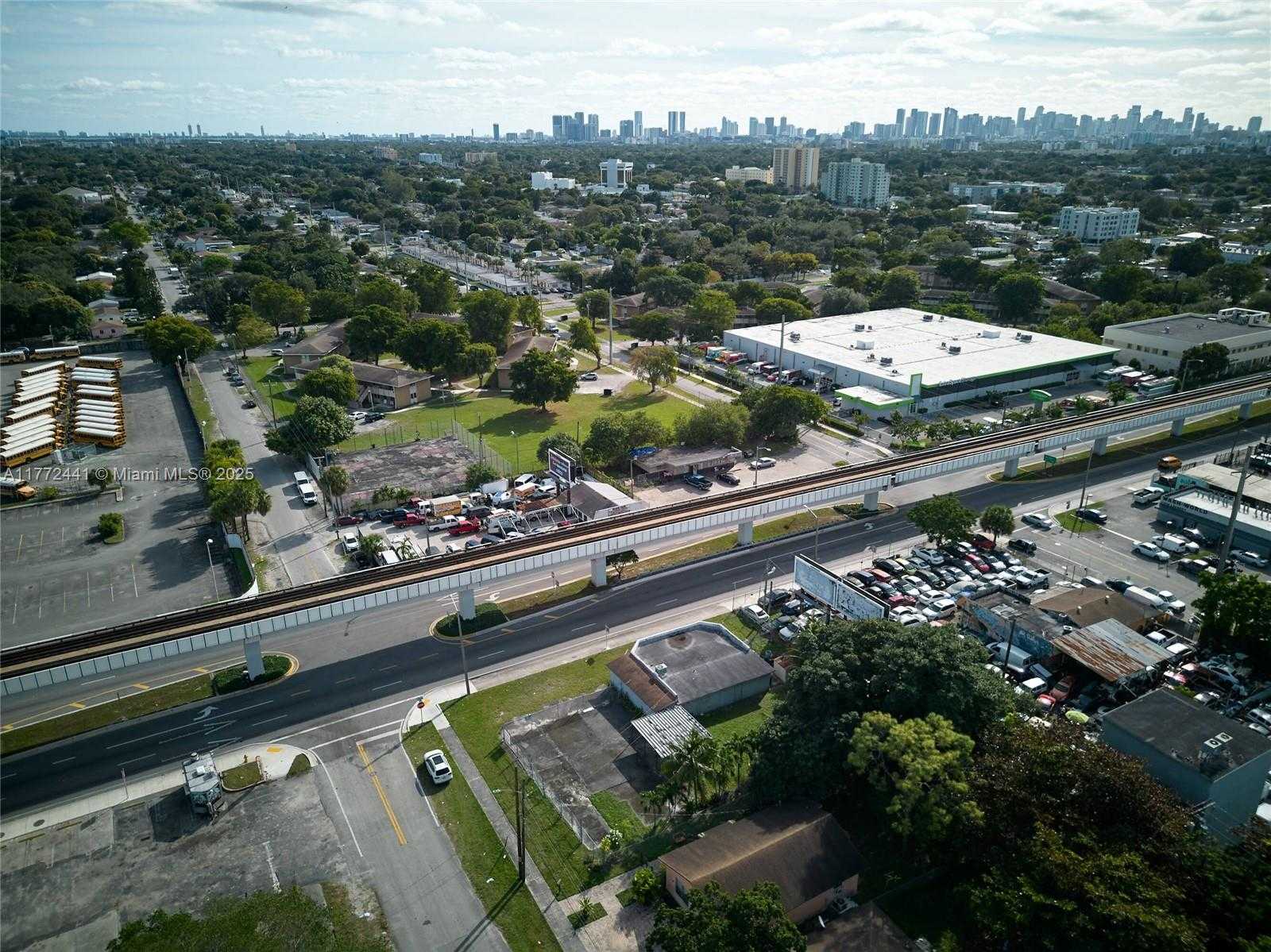 Small Image of 5832 NORTH WEST 27TH AVE, Miami Number 6