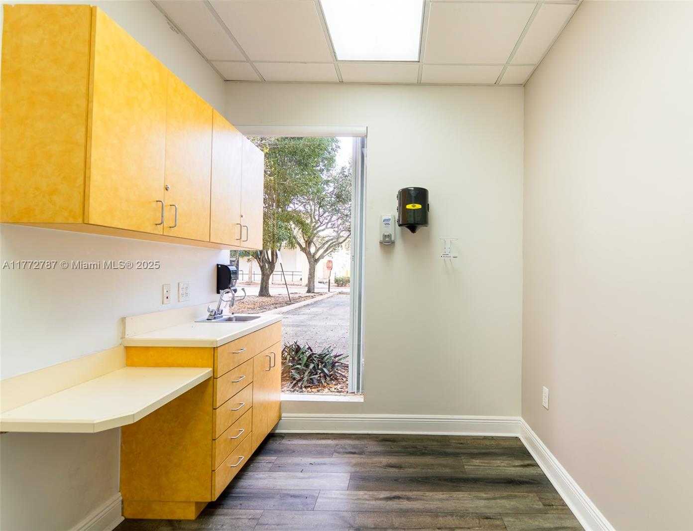 Small Image of 9009 NORTH WEST 2ND ST, Pembroke Pines Number 27