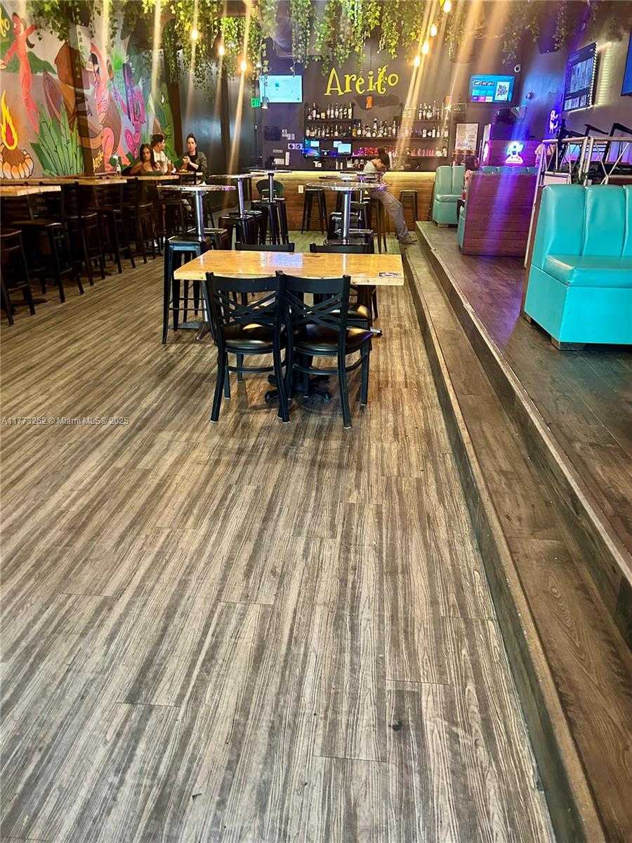 Small Image of 2022 HOLLYWOOD BLVD, Hollywood Number 3