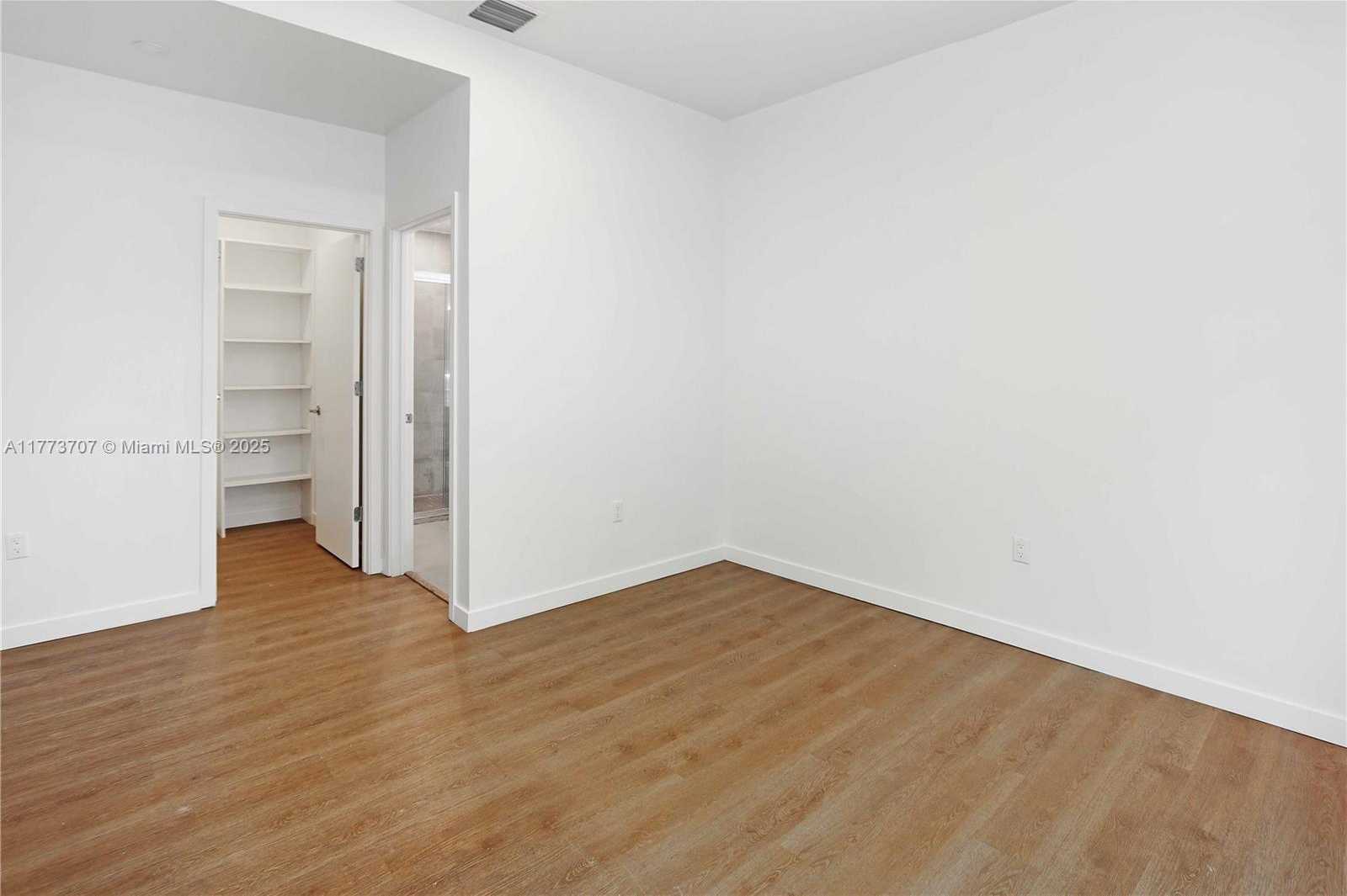 Small Image of 1950 FLETCHER ST, Hollywood Number 16