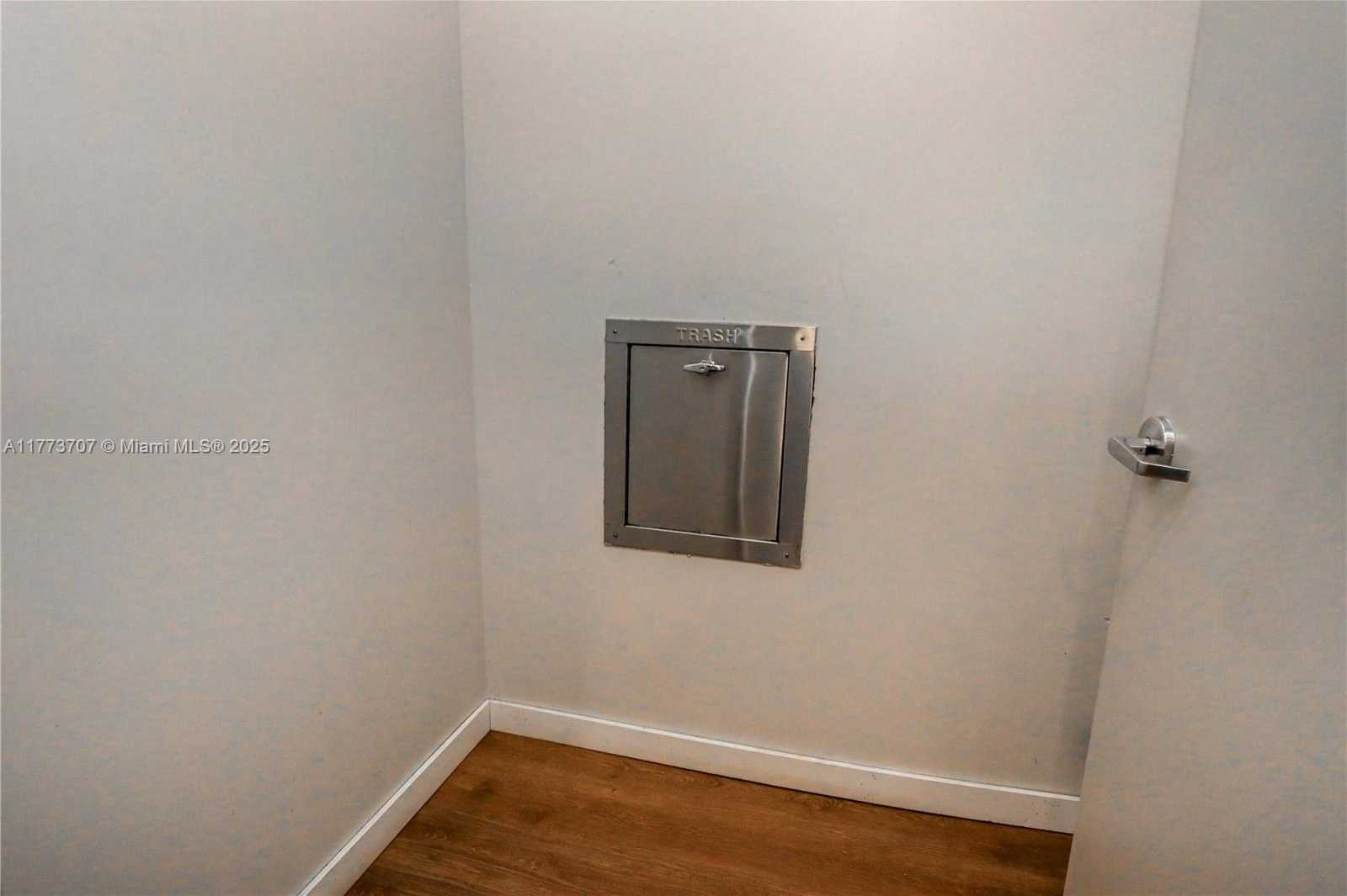 Small Image of 1950 FLETCHER ST, Hollywood Number 28