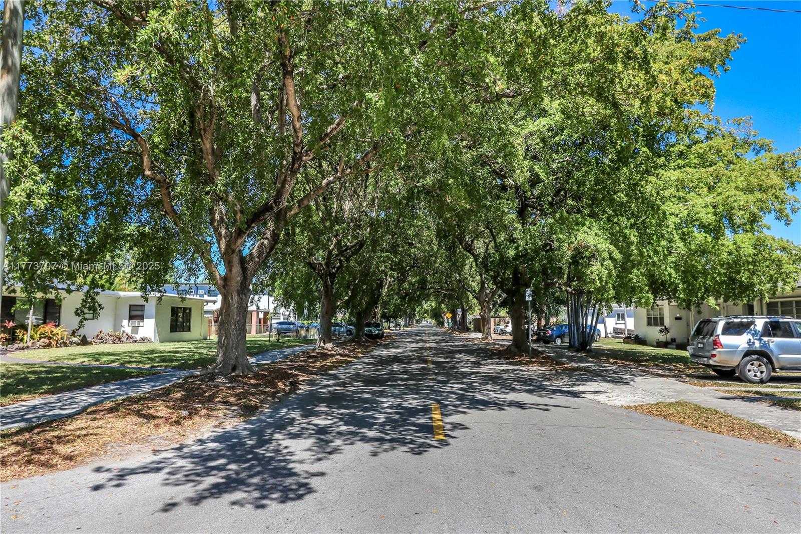 Small Image of 1950 FLETCHER ST, Hollywood Number 31