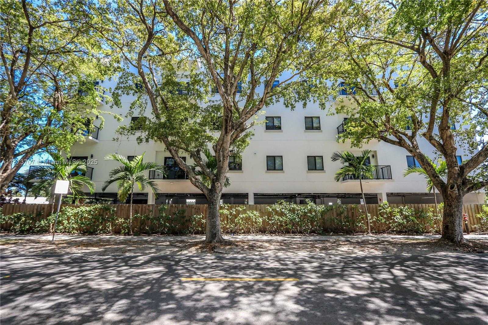 Small Image of 1950 FLETCHER ST, Hollywood Number 33