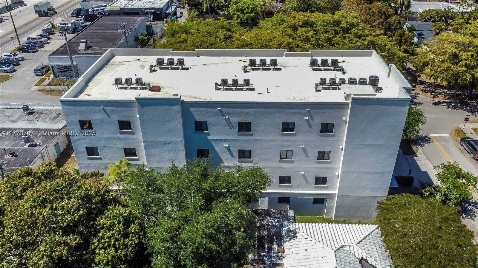 Small Image of 1950 FLETCHER ST, Hollywood Number 8