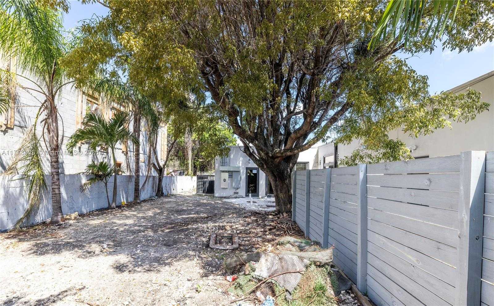 Small Image of 4204 NORTH WEST 2ND AVE, Miami Number 17
