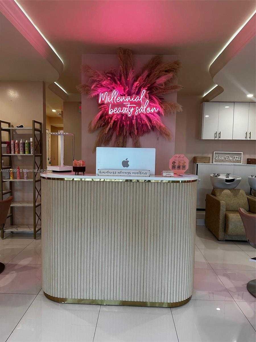 Small Image of 3872 GRAND AVE, Miami Number 14