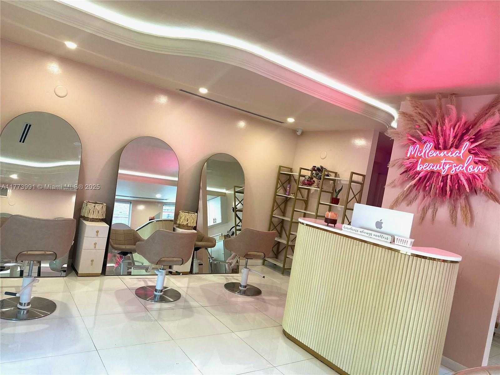 Small Image of 3872 GRAND AVE, Miami Number 4