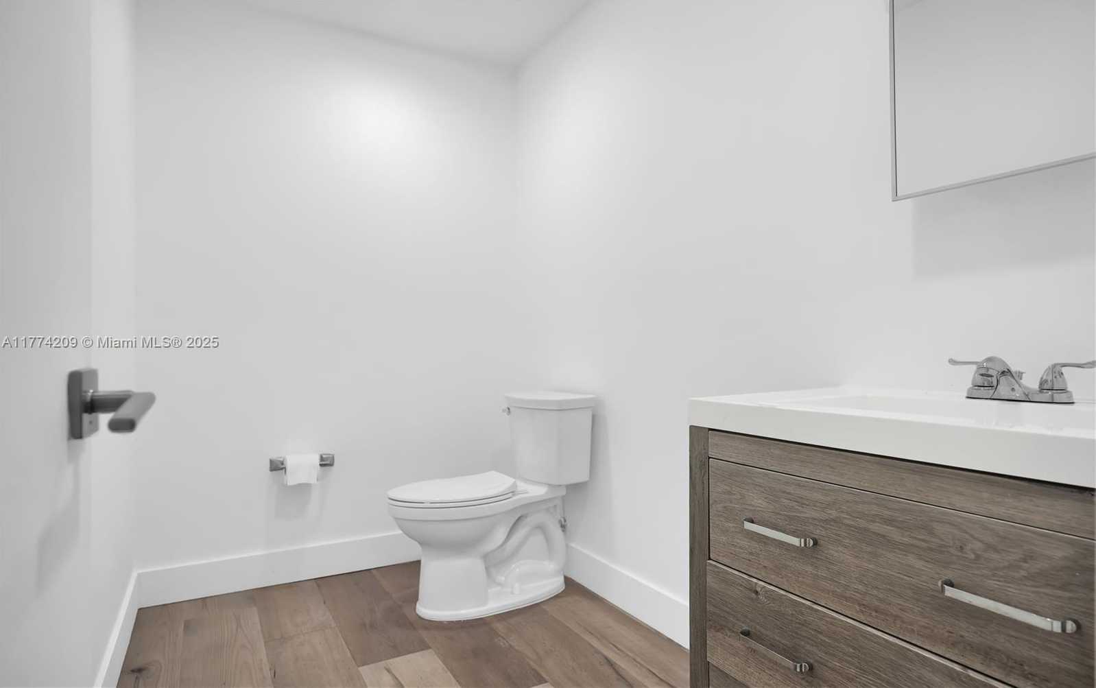 Imagen de Pequeño Objeto