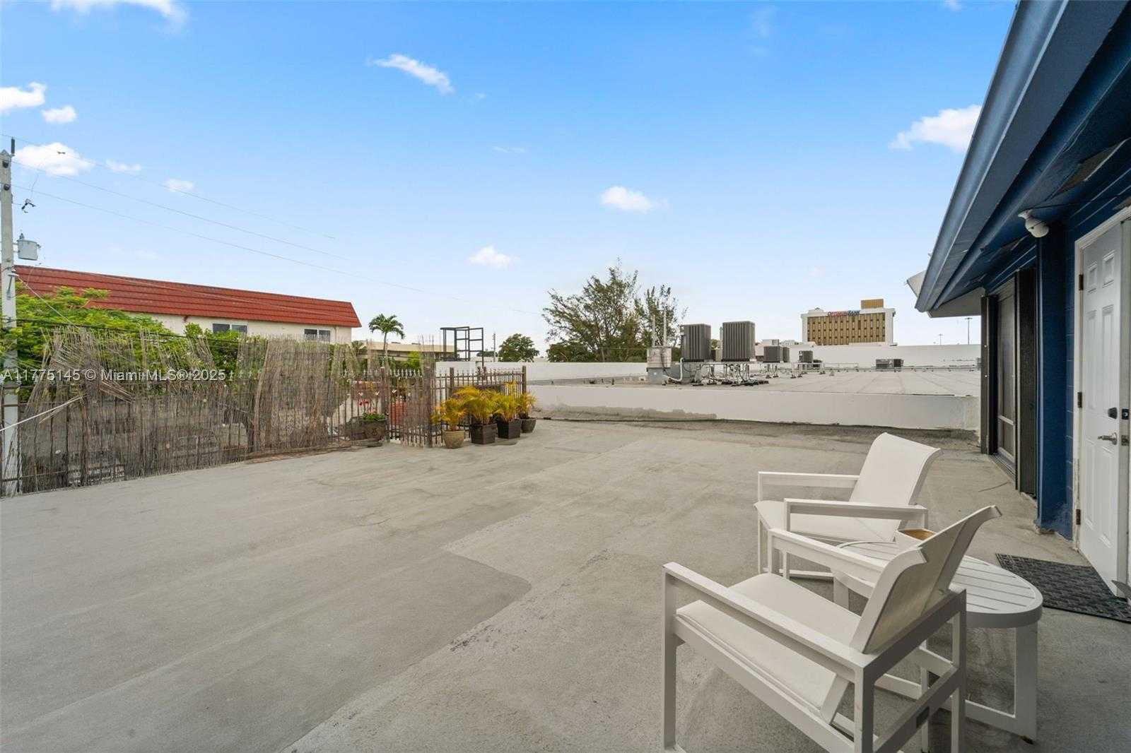 Small Image of 2669 EAST COMMERCIAL BLVD #2nd floor, Fort Lauderdale Number 6