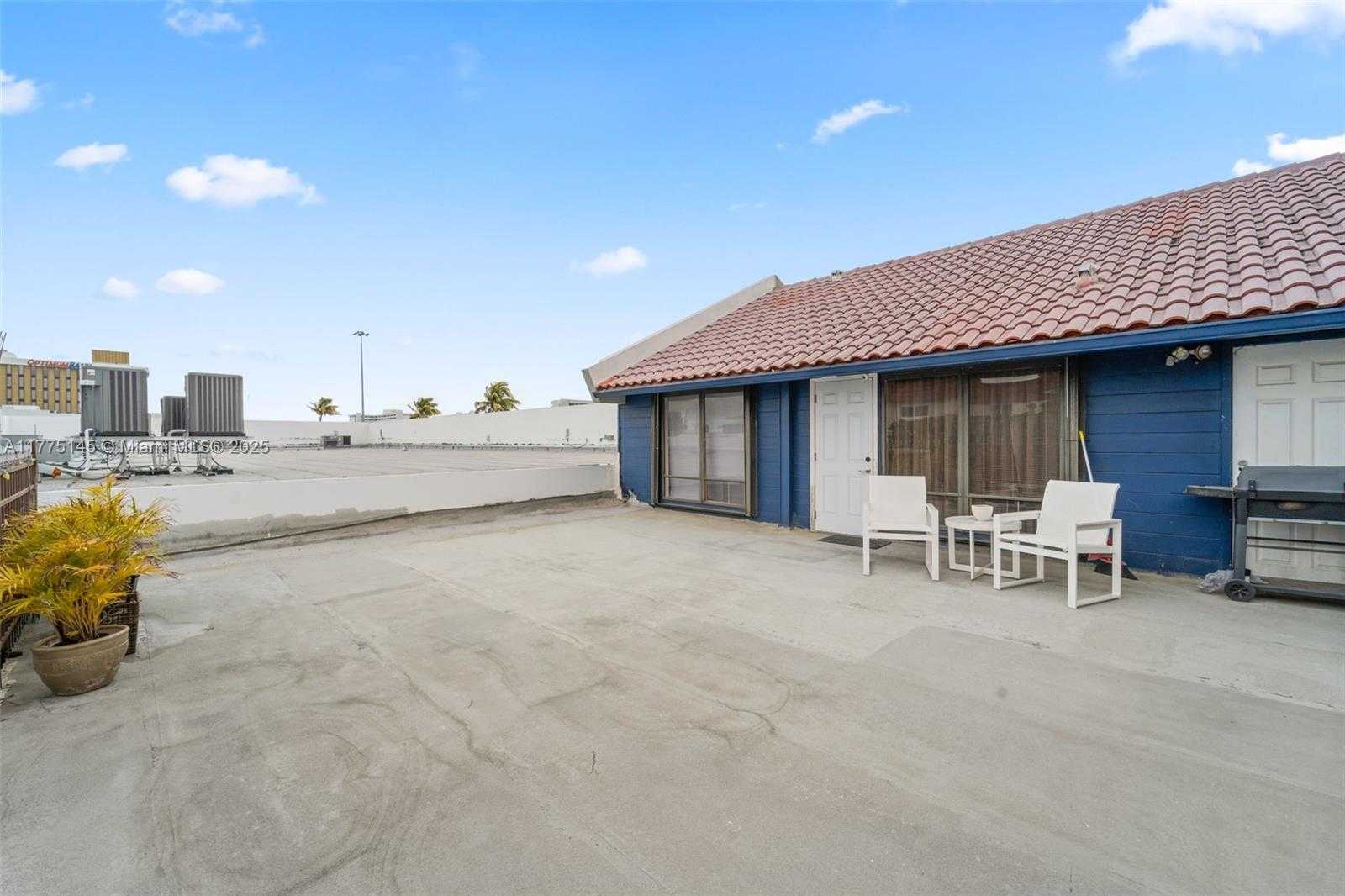 Small Image of 2669 EAST COMMERCIAL BLVD #2nd floor, Fort Lauderdale Number 7