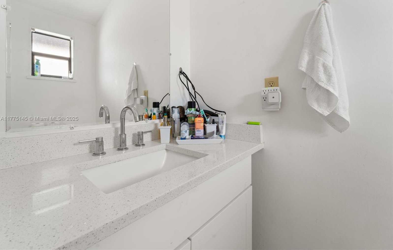 Small Image of 2669 EAST COMMERCIAL BLVD #2nd floor, Fort Lauderdale Number 9