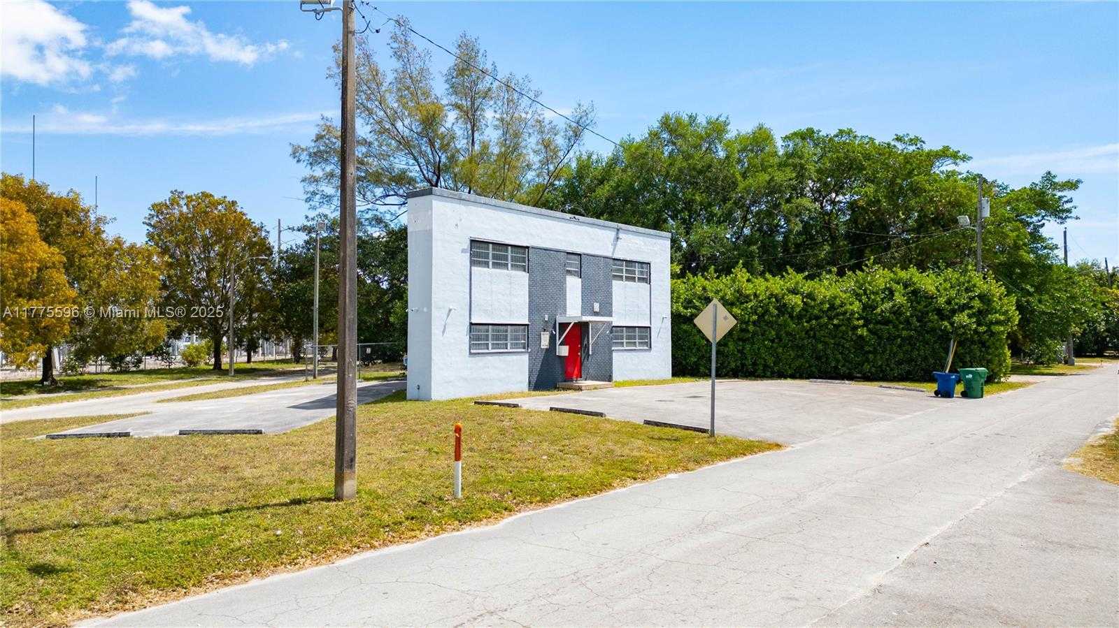 Small Image of 595 NORTH WEST 91ST ST, Miami Number 15