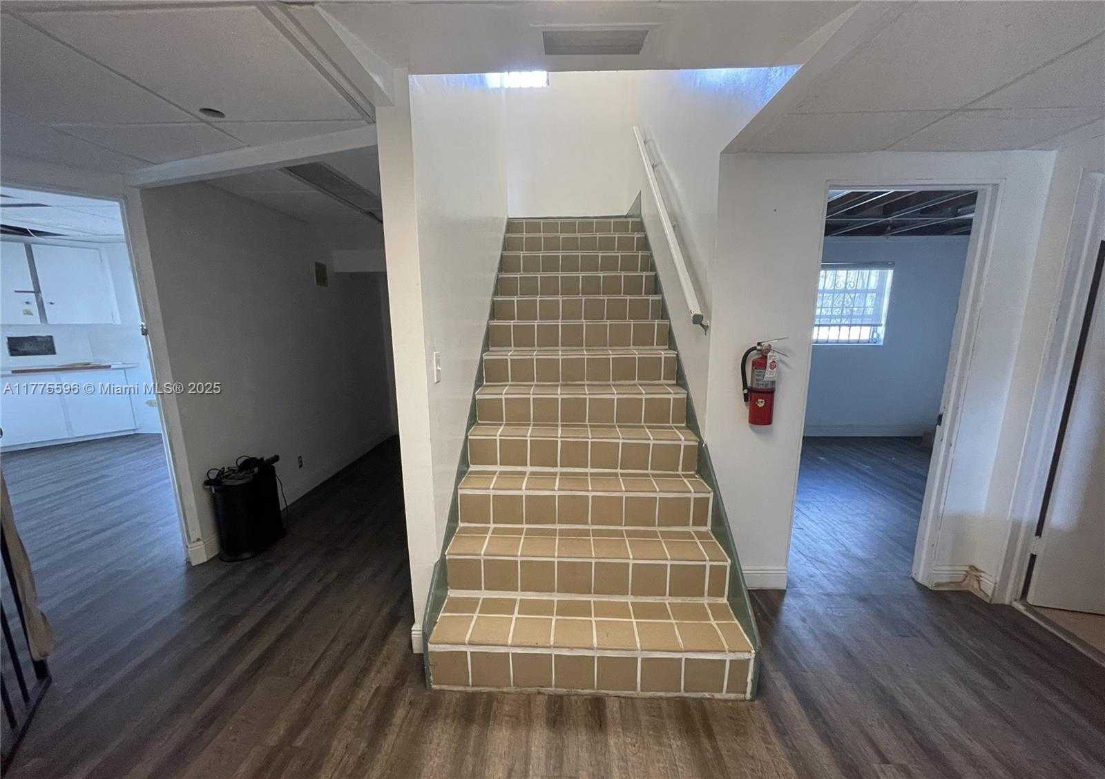 Small Image of 595 NORTH WEST 91ST ST, Miami Number 7