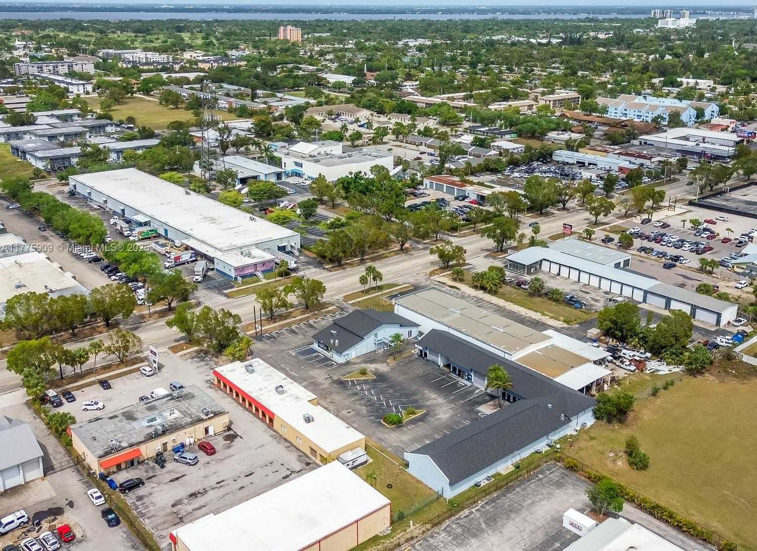 Small Image of 3775 FOWLER ST, Fort Myers Number 16