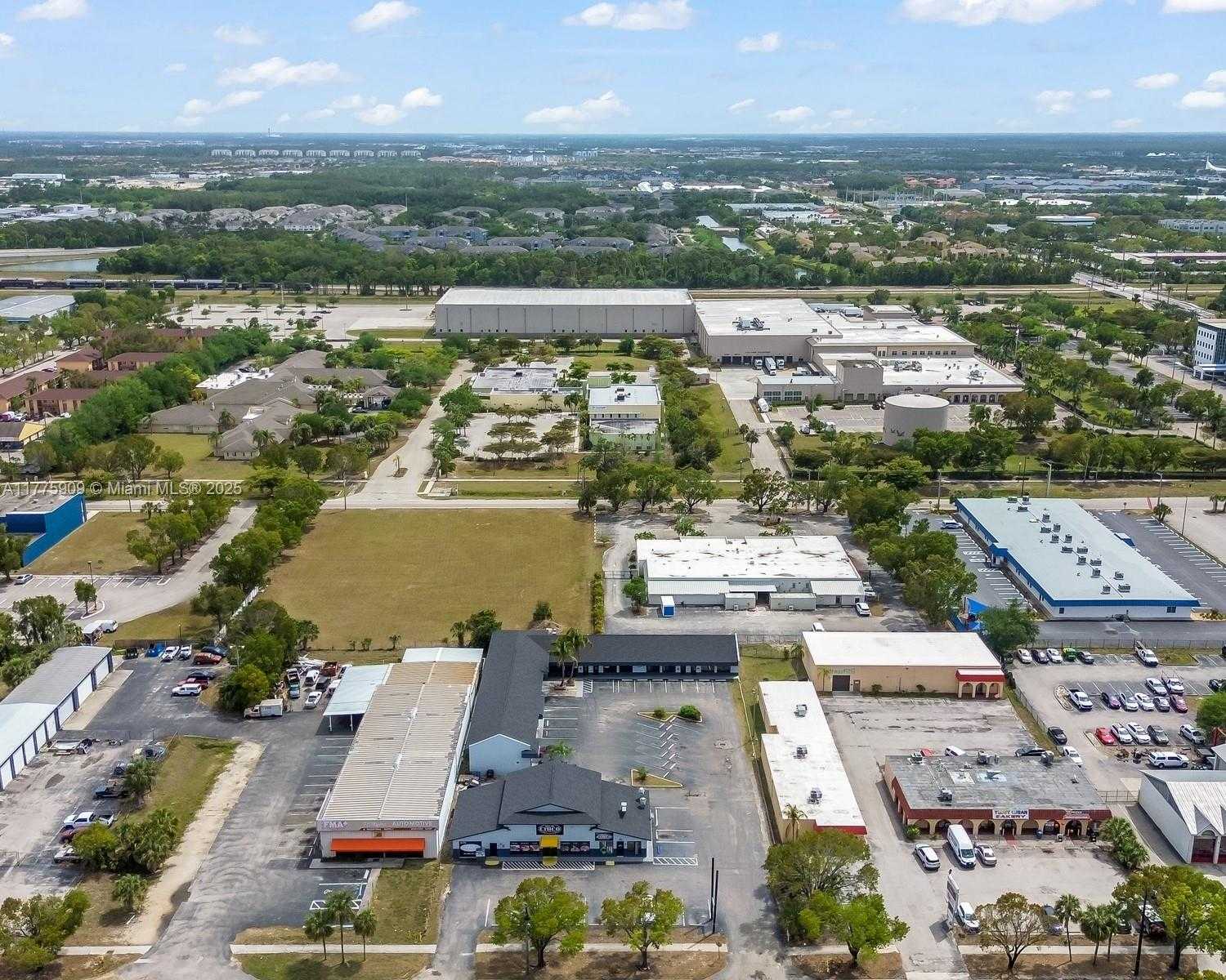 Small Image of 3775 FOWLER ST, Fort Myers Number 19