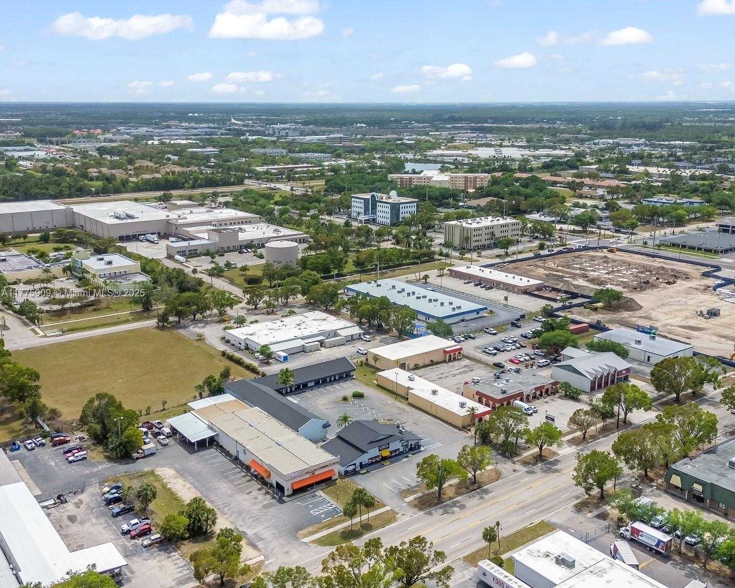 Small Image of 3775 FOWLER ST, Fort Myers Number 20