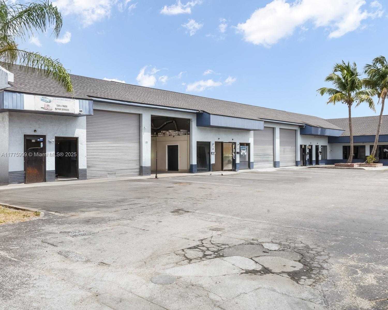 Small Image of 3775 FOWLER ST, Fort Myers Number 30