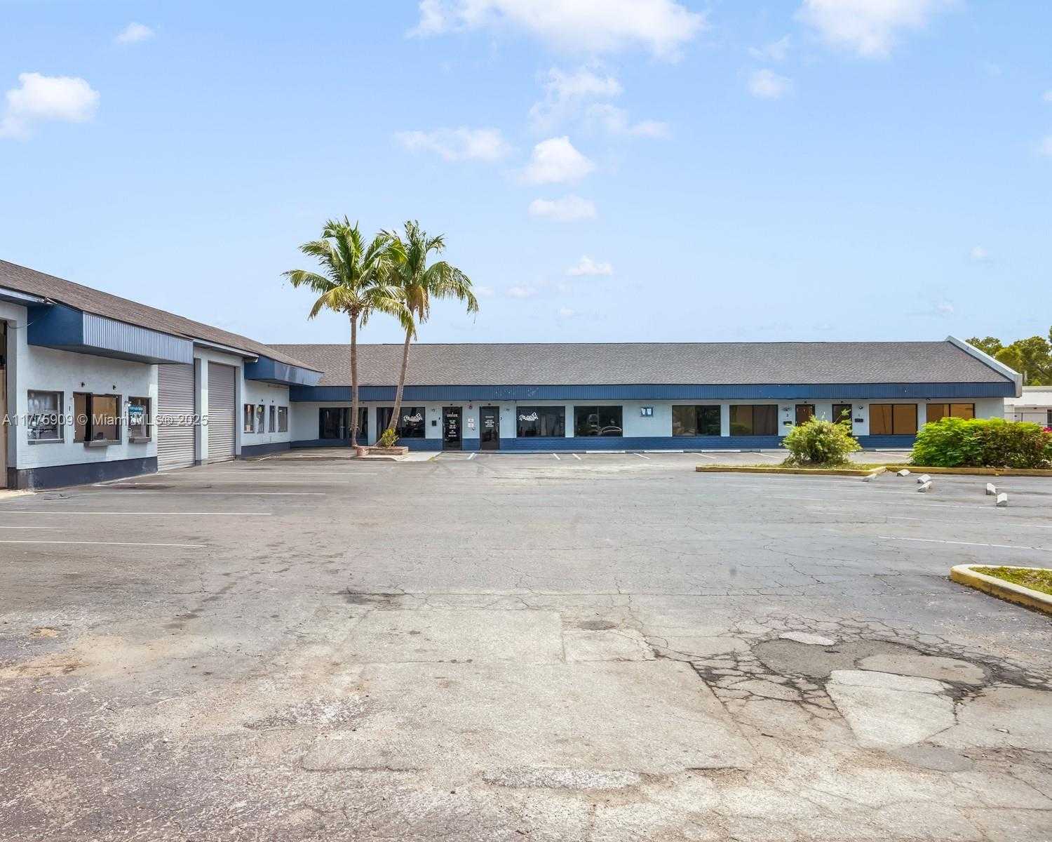 Small Image of 3775 FOWLER ST, Fort Myers Number 31