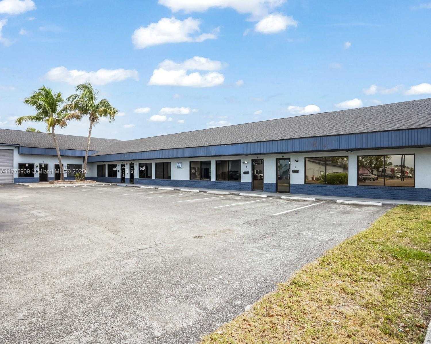Small Image of 3775 FOWLER ST, Fort Myers Number 32