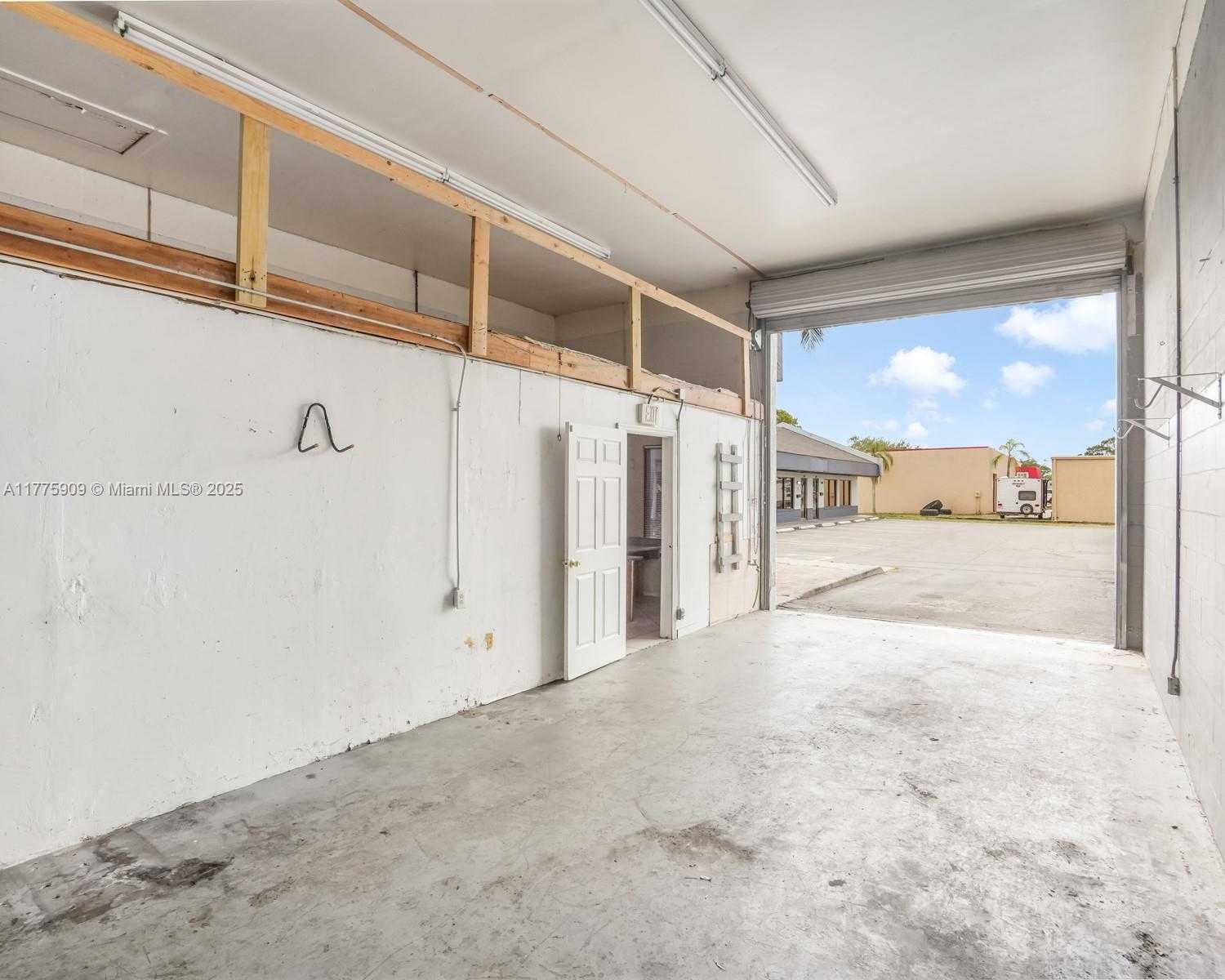 Small Image of 3775 FOWLER ST, Fort Myers Number 41