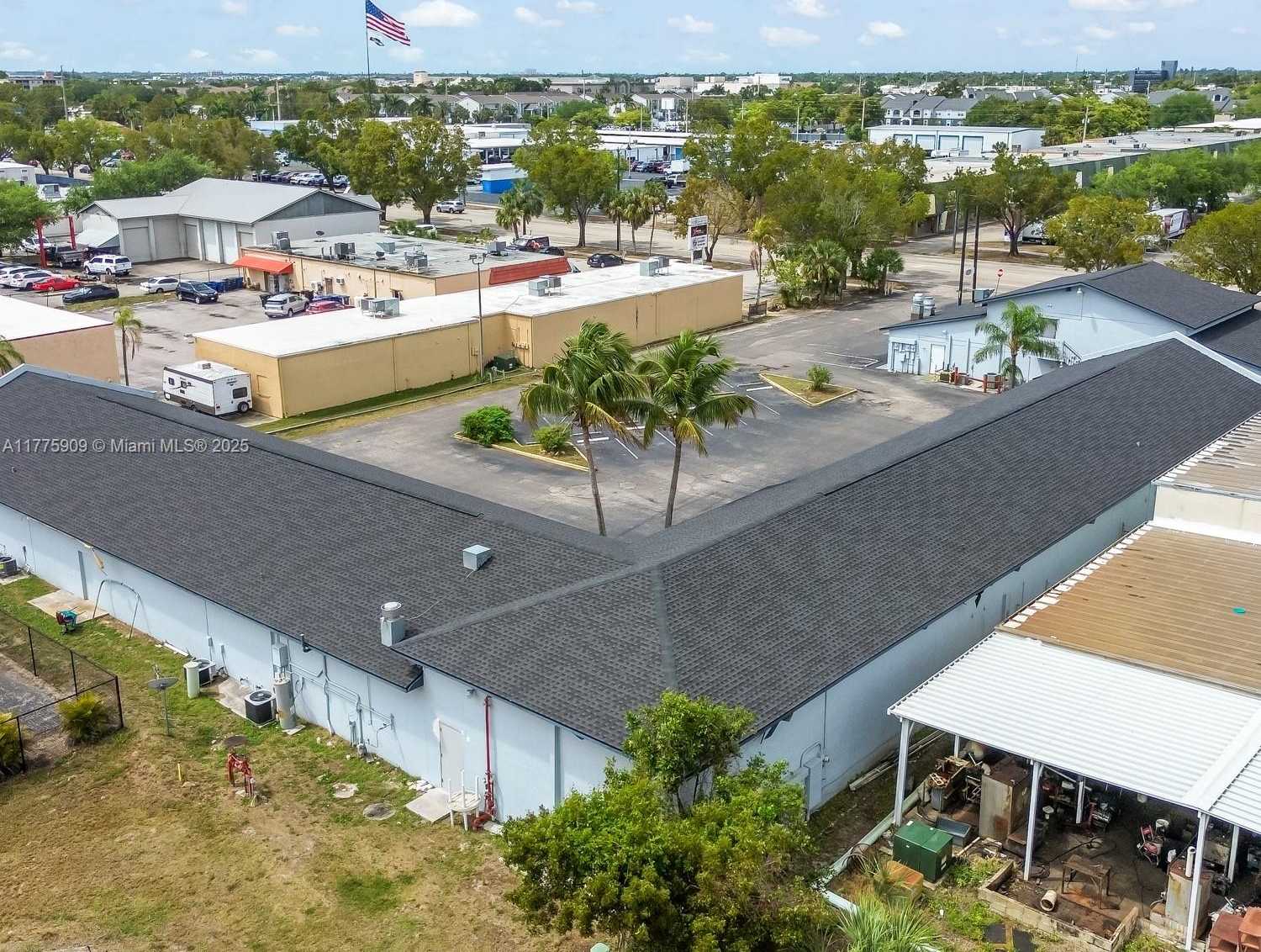 Small Image of 3775 FOWLER ST, Fort Myers Number 9