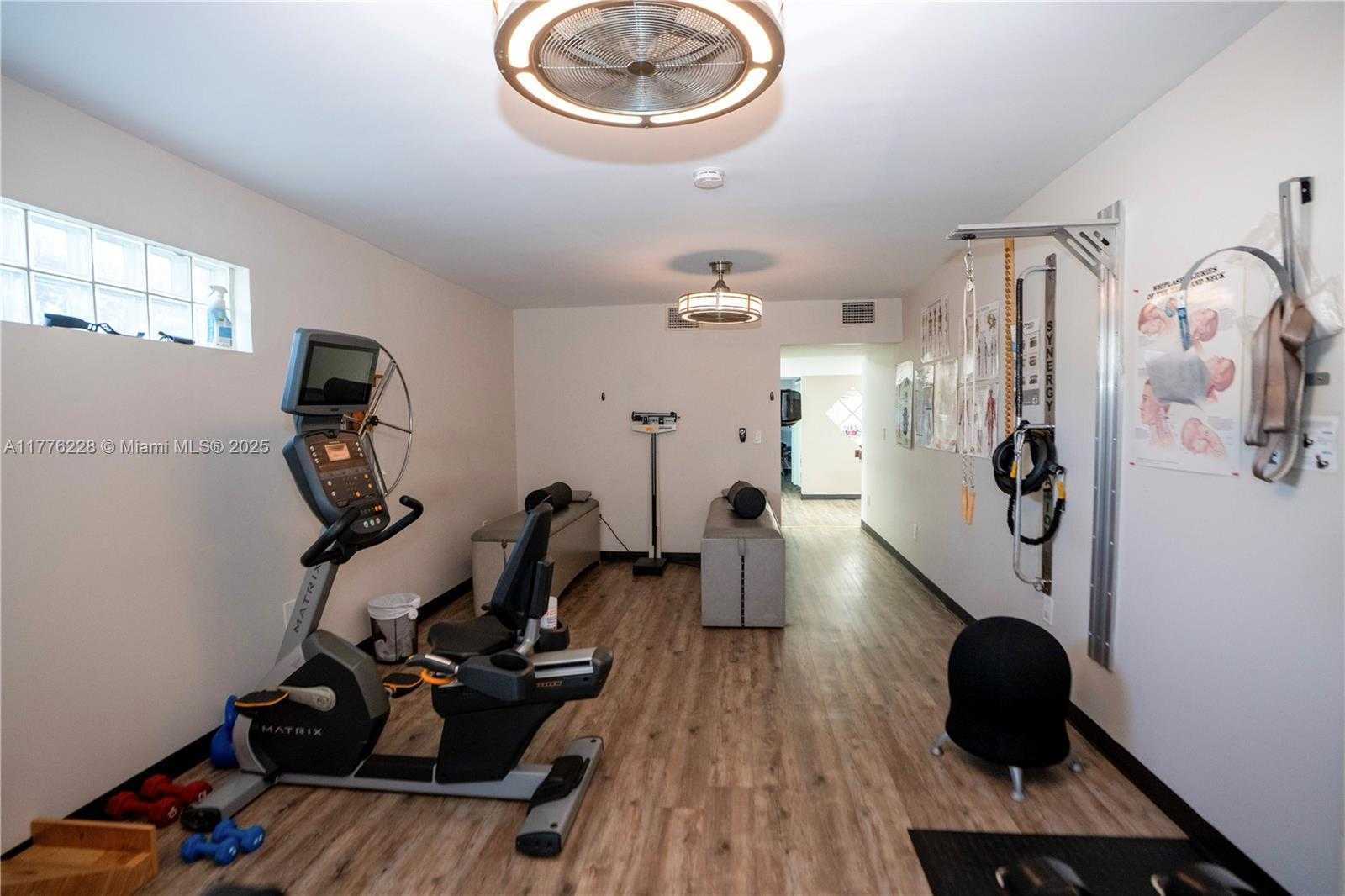 Small Image of 980 NORTH EAST 126TH ST, North Miami Number 7