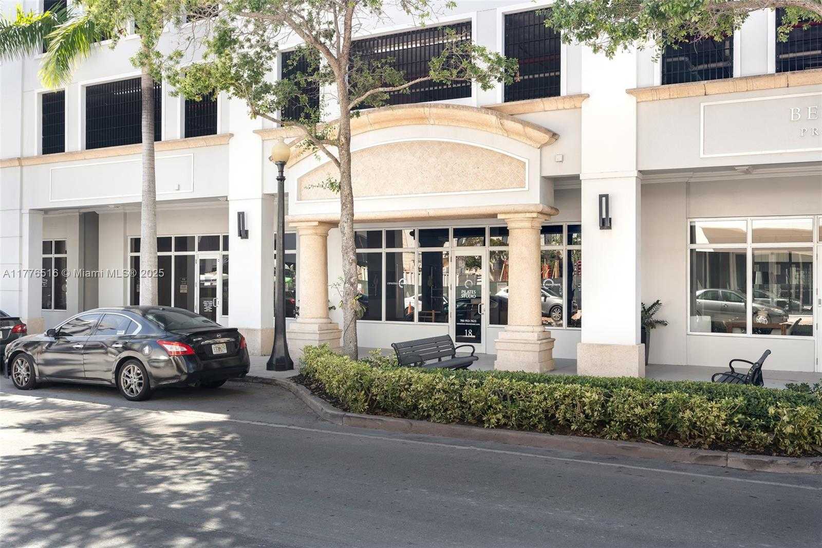Small Image of 4100 SALZEDO ST #18, Coral Gables Number 3
