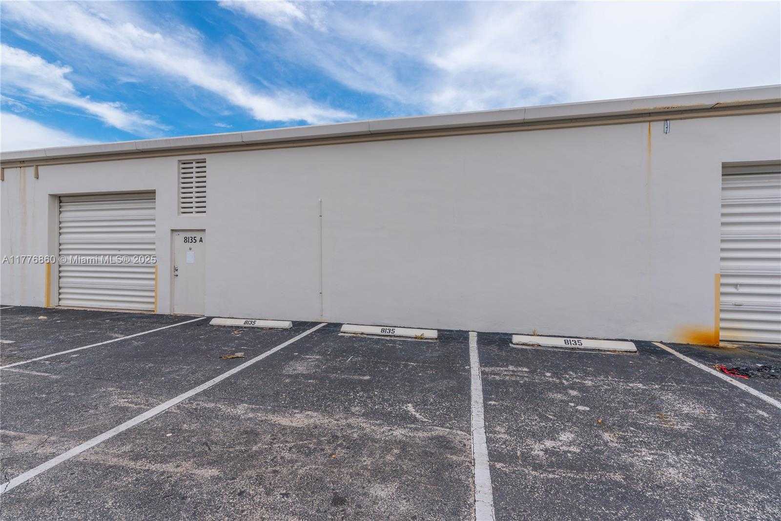 Small Image of 8135 NW 33rd St, Doral, FL 33122, USA Number 10