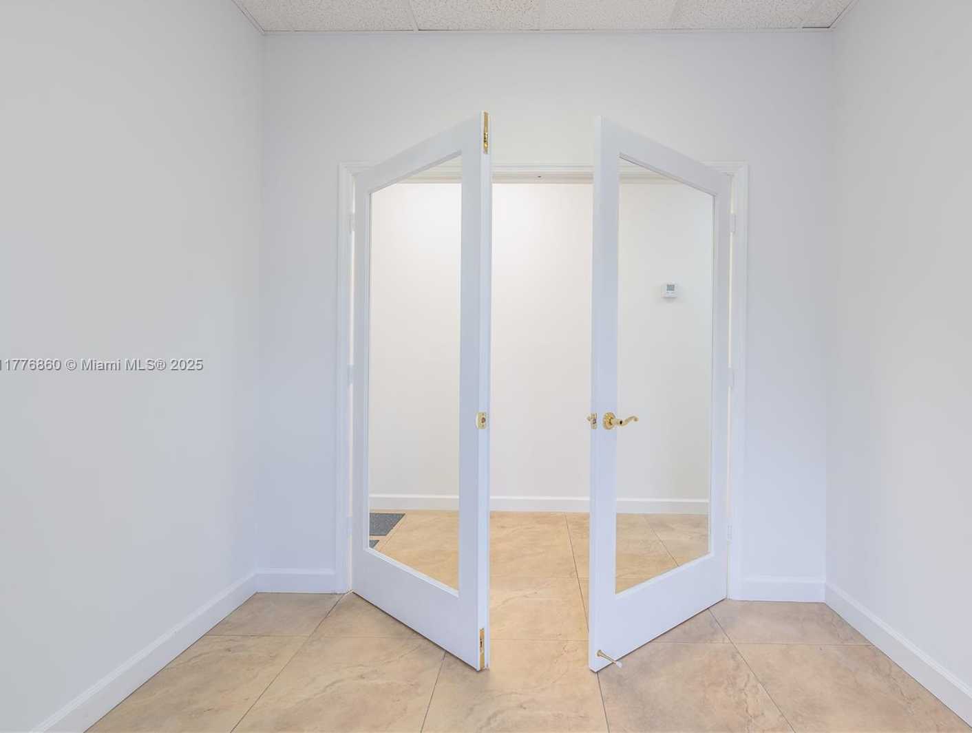 Small Image of 8135 NW 33rd St, Doral, FL 33122, USA Number 13