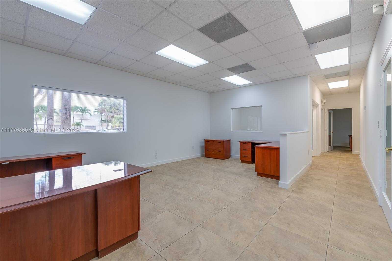 Small Image of 8135 NW 33rd St, Doral, FL 33122, USA Number 14