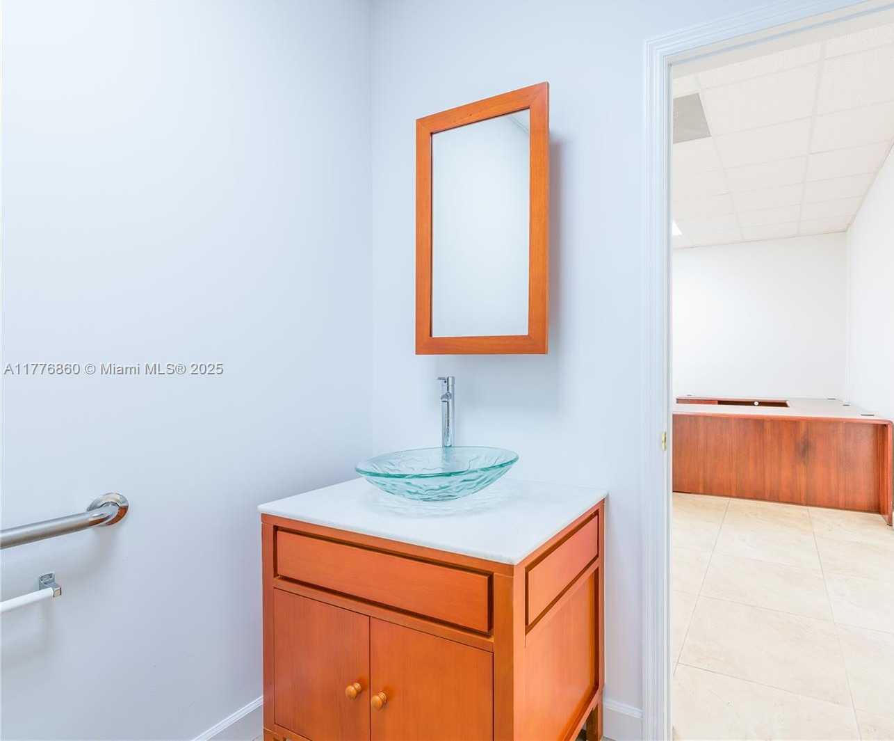 Small Image of 8135 NW 33rd St, Doral, FL 33122, USA Number 19