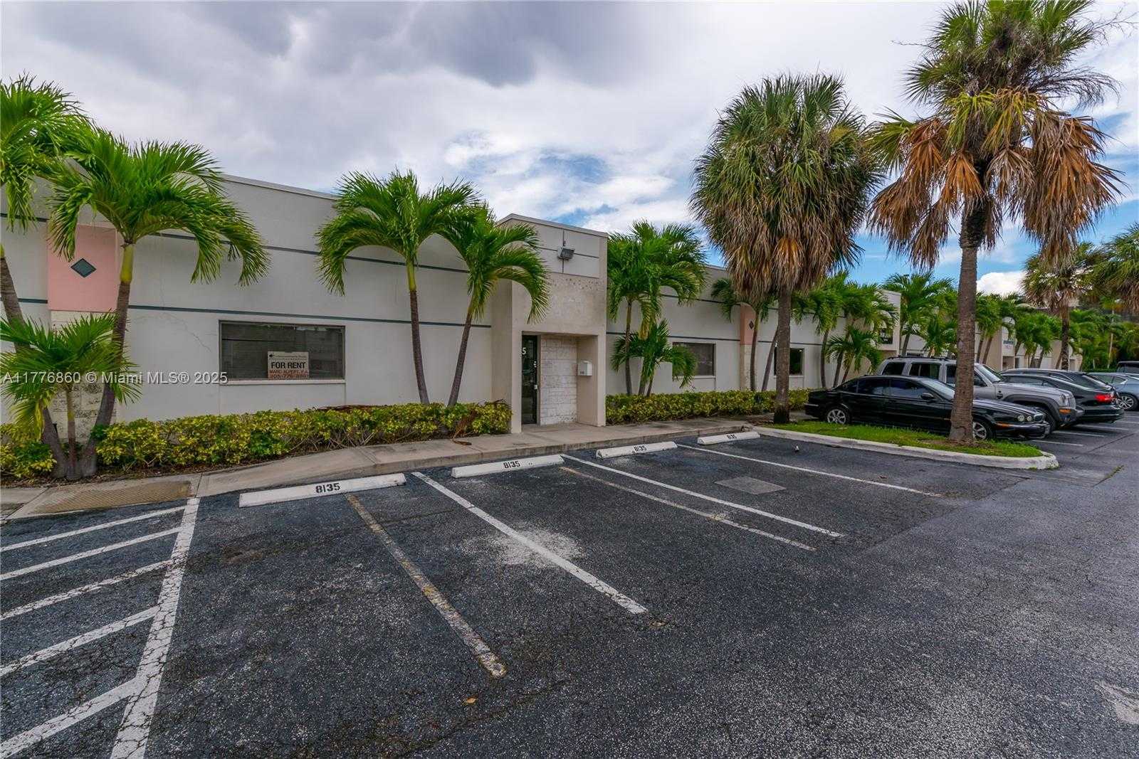 Small Image of 8135 NW 33rd St, Doral, FL 33122, USA Number 2