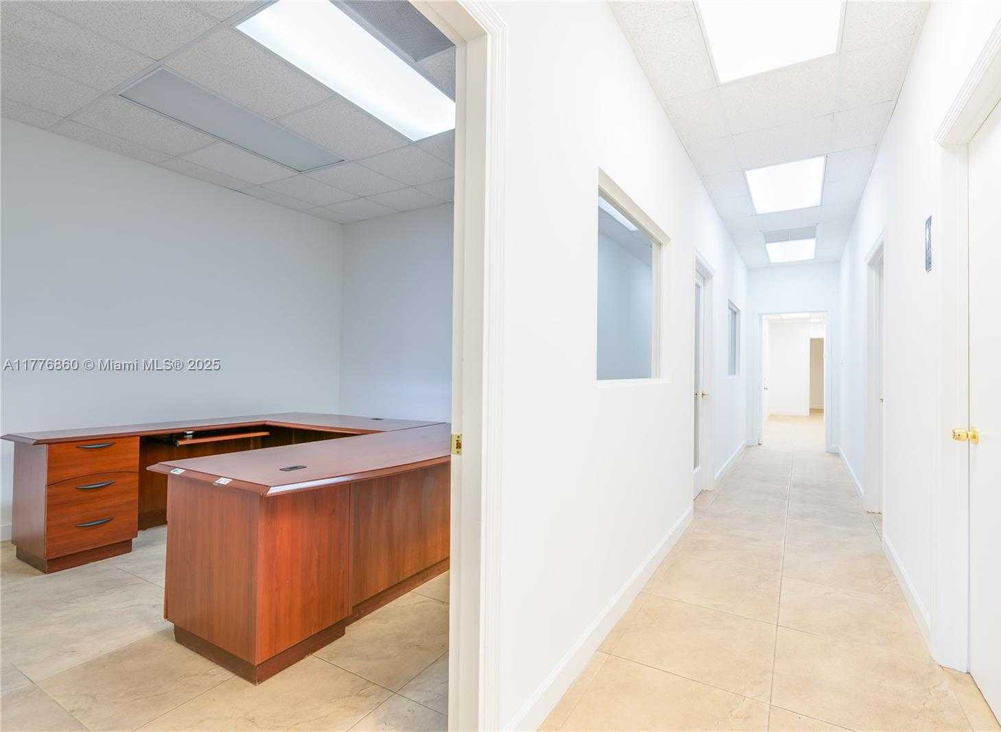 Small Image of 8135 NW 33rd St, Doral, FL 33122, USA Number 22