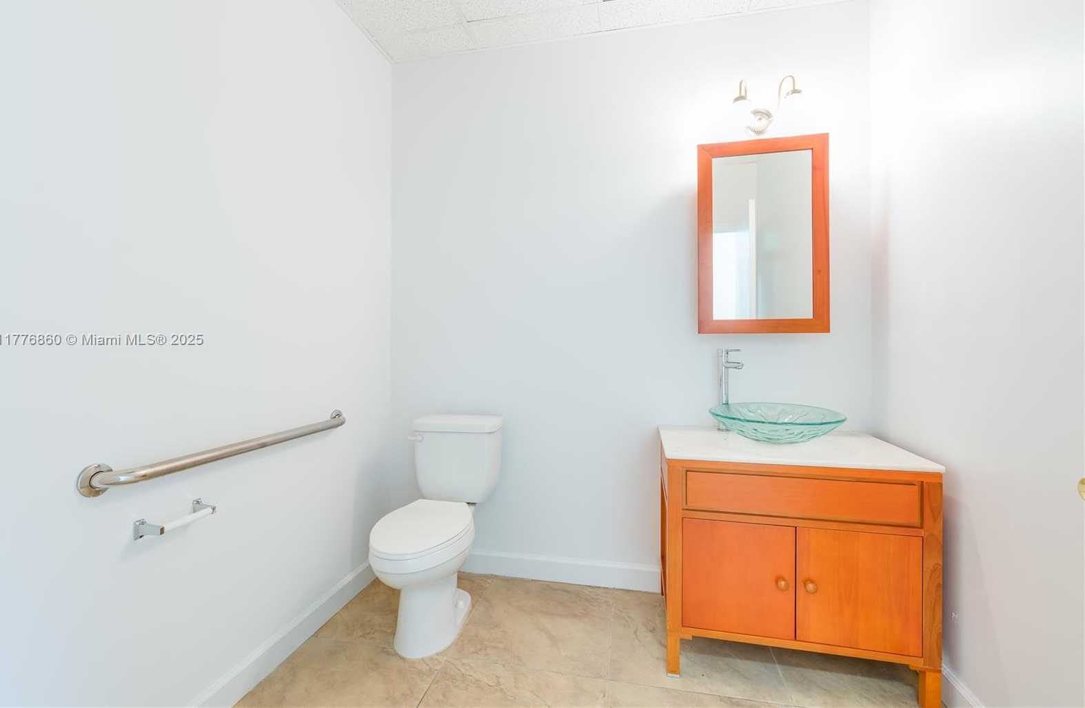 Small Image of 8135 NW 33rd St, Doral, FL 33122, USA Number 23