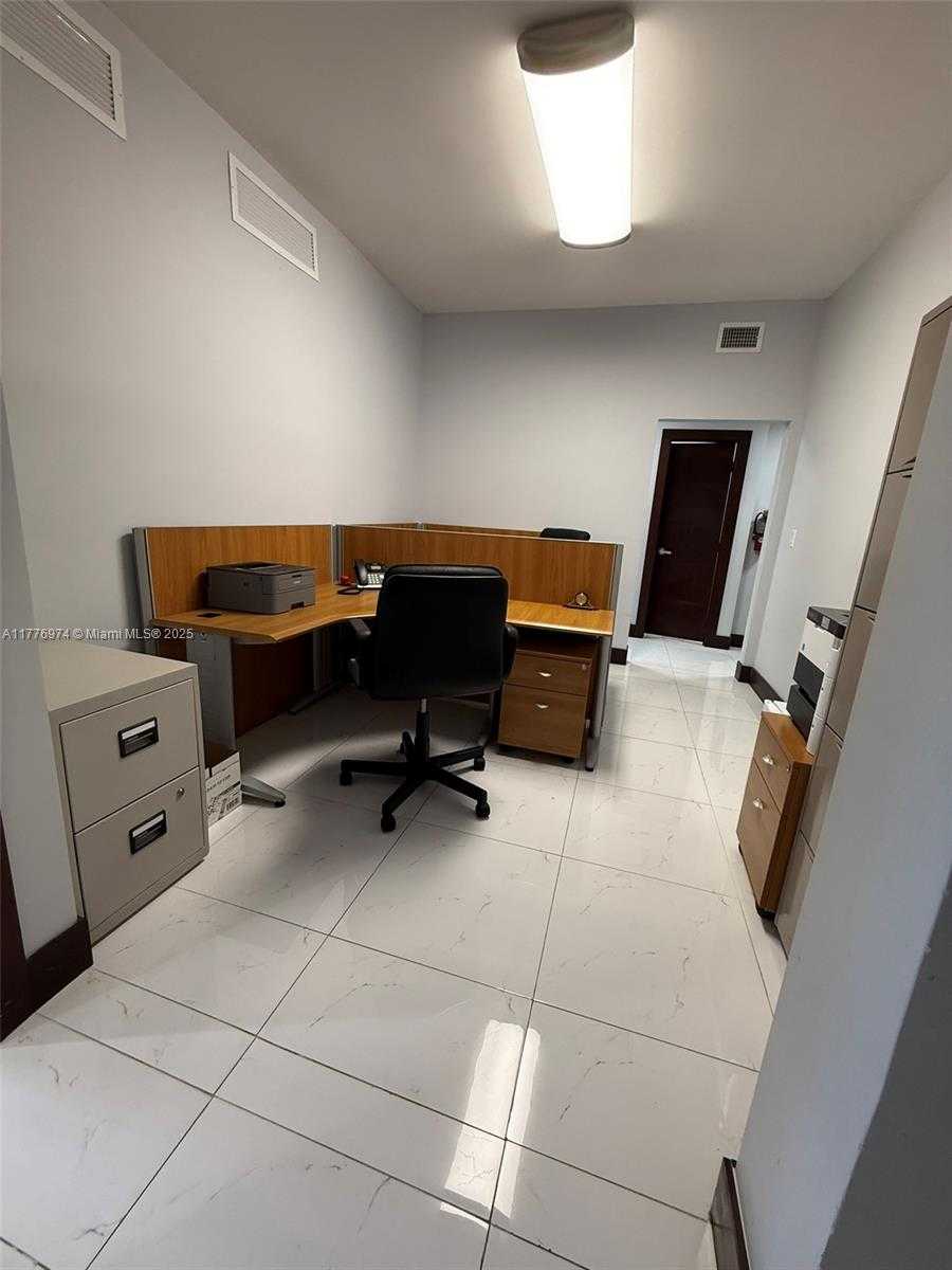 Small Image of 16 SOUTH WEST 1ST AVE, Miami Number 15