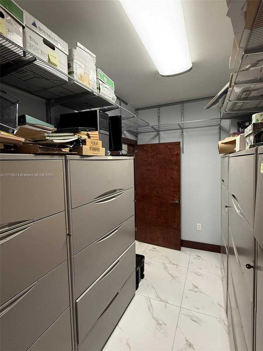 Small Image of 16 SOUTH WEST 1ST AVE, Miami Number 17