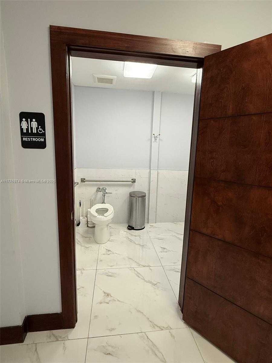 Small Image of 16 SOUTH WEST 1ST AVE, Miami Number 19