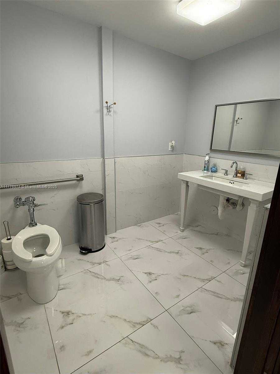 Small Image of 16 SOUTH WEST 1ST AVE, Miami Number 20