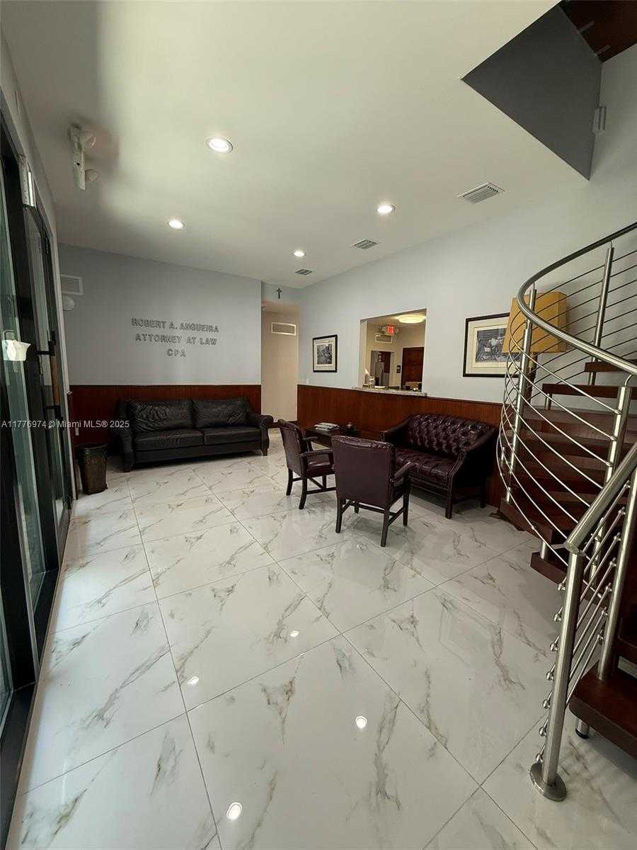 Small Image of 16 SOUTH WEST 1ST AVE, Miami Number 3
