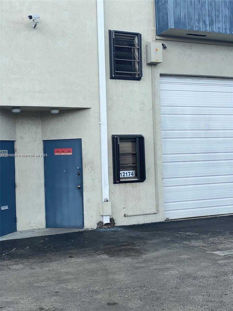 Small Image of 12174 SOUTH WEST 131ST AVE, Miami Number 3