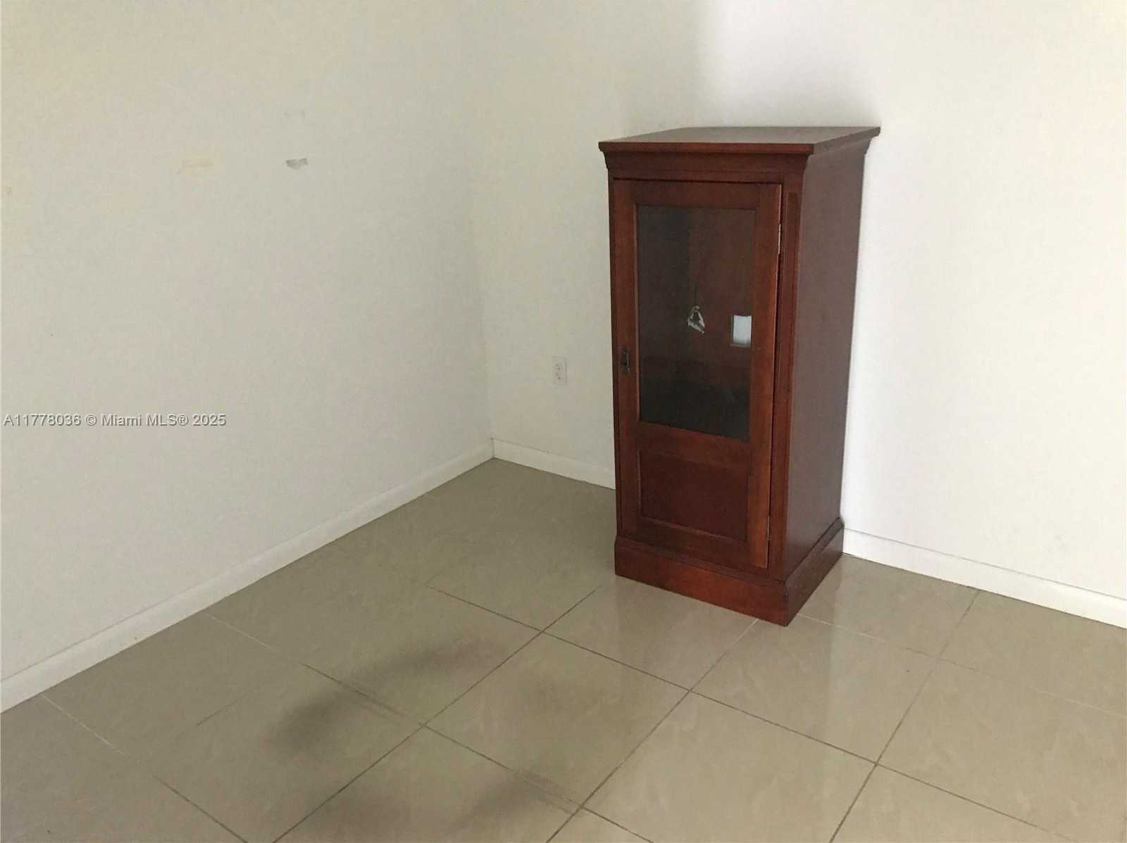 Small Image of 12107 SOUTH WEST 131ST AVE, Miami Number 10