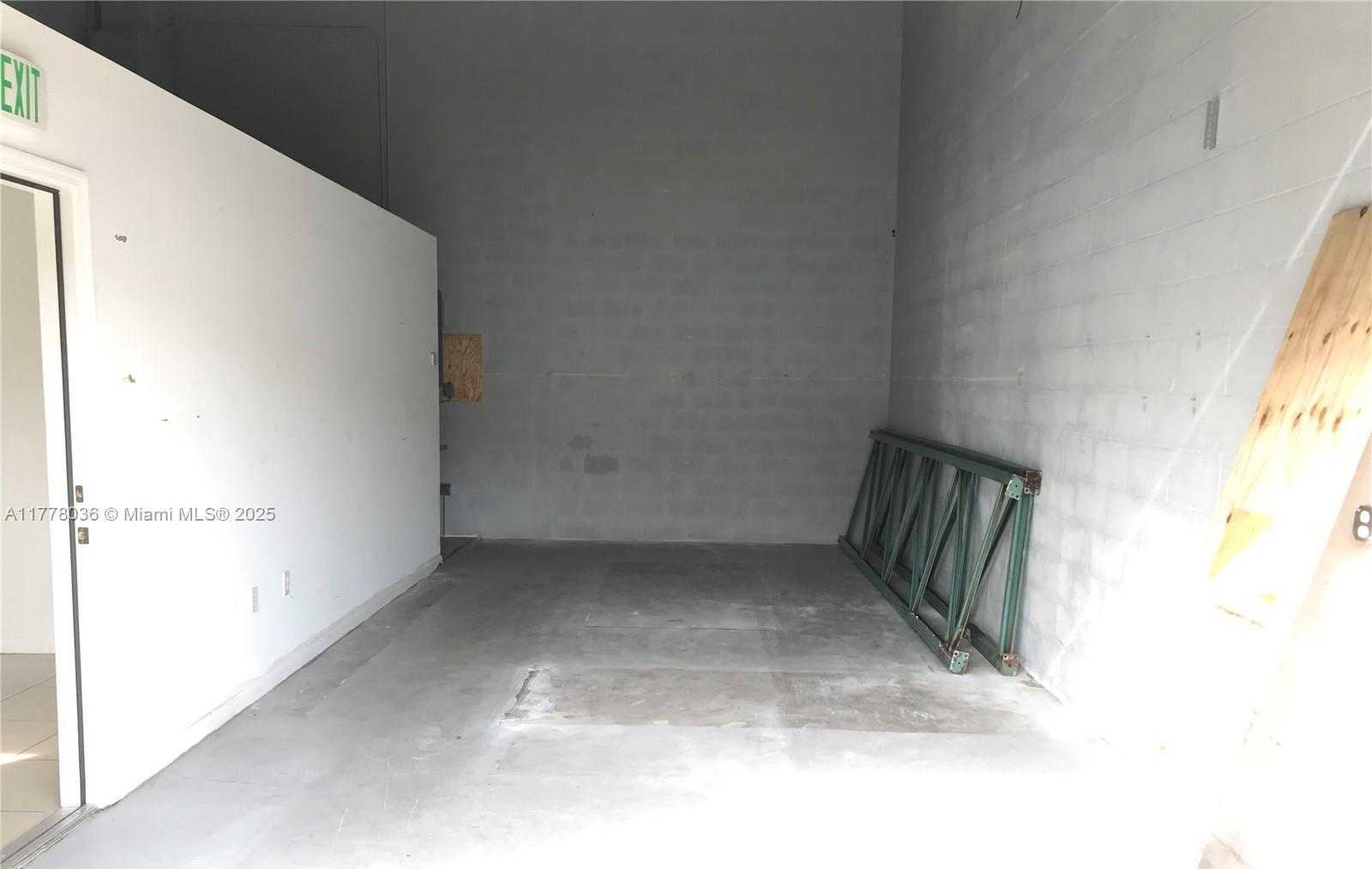 Small Image of 12107 SOUTH WEST 131ST AVE, Miami Number 7