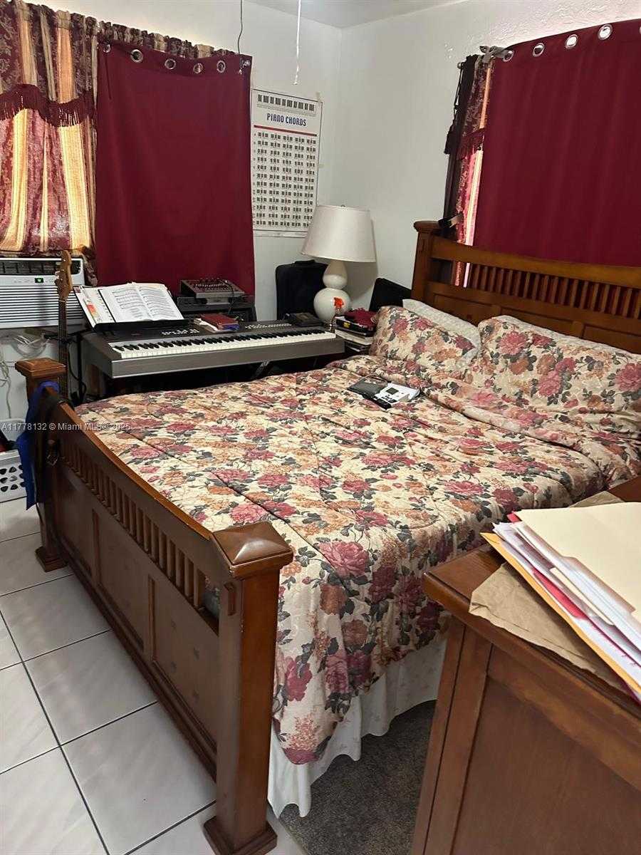Small Image of 15003 NORTH EAST 8TH AVE, Miami Number 12