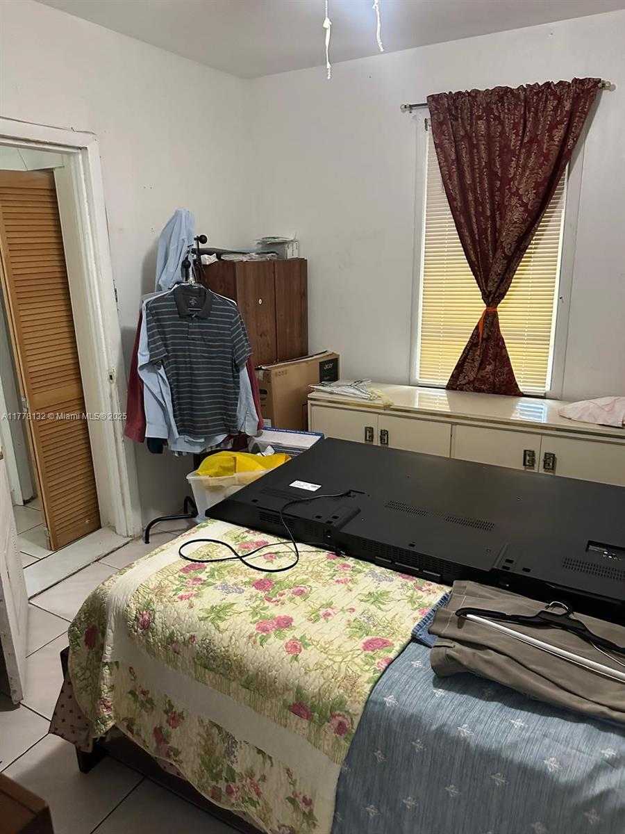 Small Image of 15003 NORTH EAST 8TH AVE, Miami Number 13