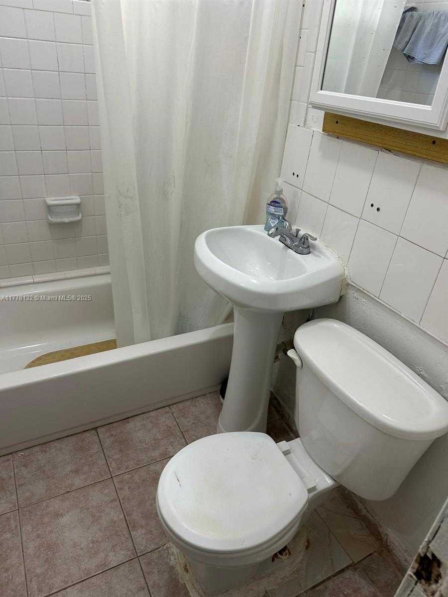 Small Image of 15003 NORTH EAST 8TH AVE, Miami Number 15