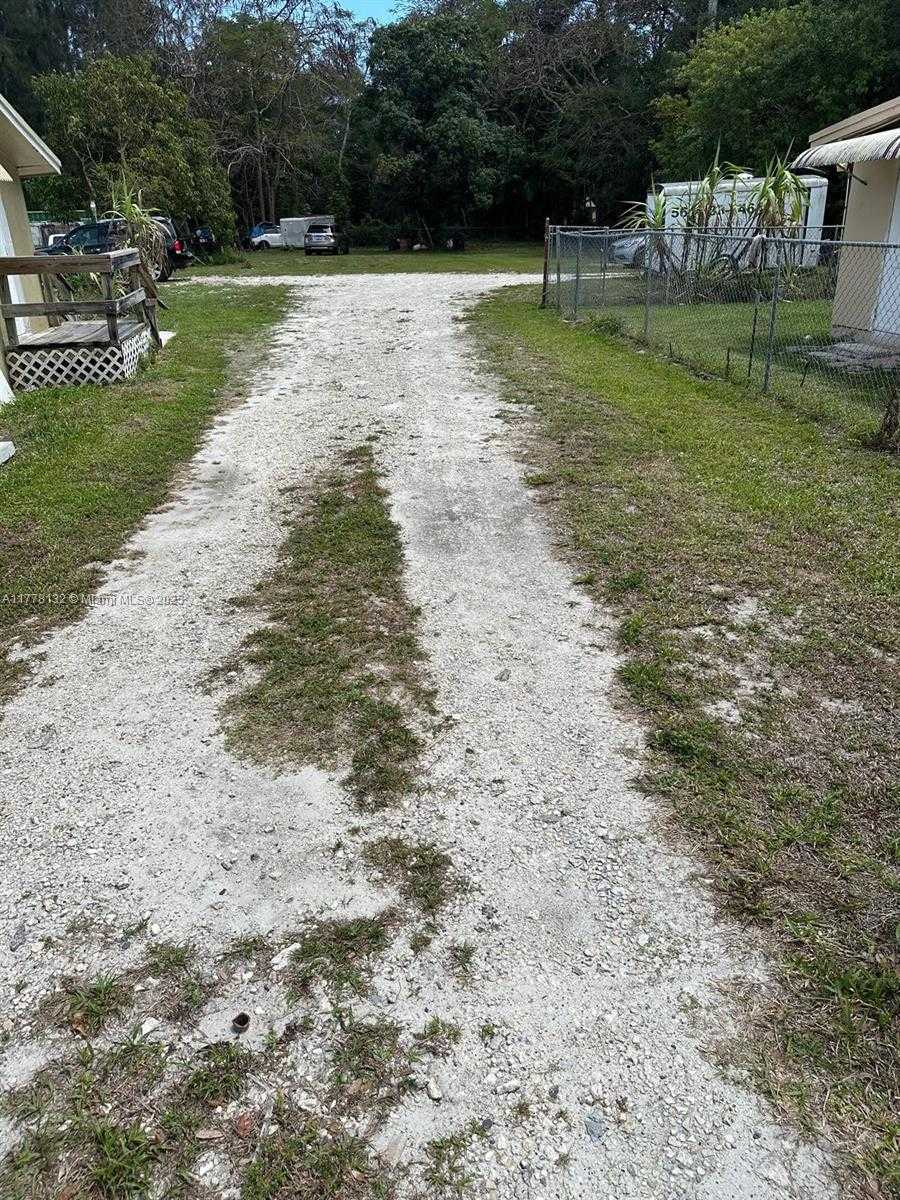 Small Image of 15003 NORTH EAST 8TH AVE, Miami Number 22